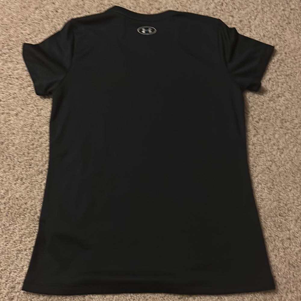 Small Under Armour V-neck t-shirt - Picture 2 of 5